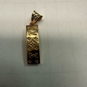 Louis vuitton 18kt gold pendant
